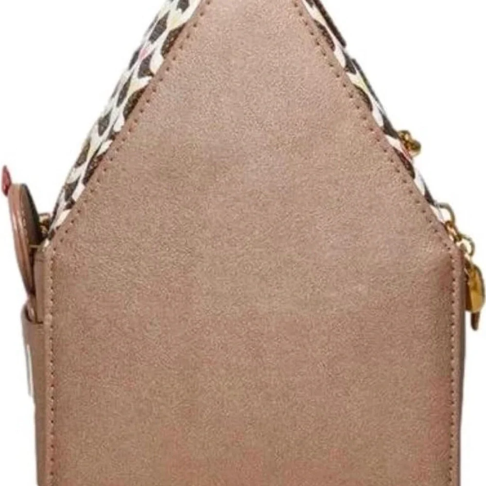 Betsey Johnson Kitsch gingerbread house Christmas Crossbody Bag new without tag - Picture 8 of 10